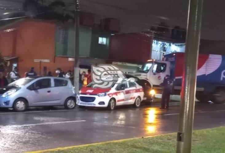 Choque múltiple sobre avenida de Orizaba