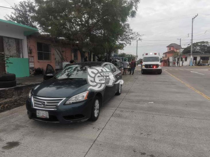 Motociclista resulta lesionado tras sufrir accidente