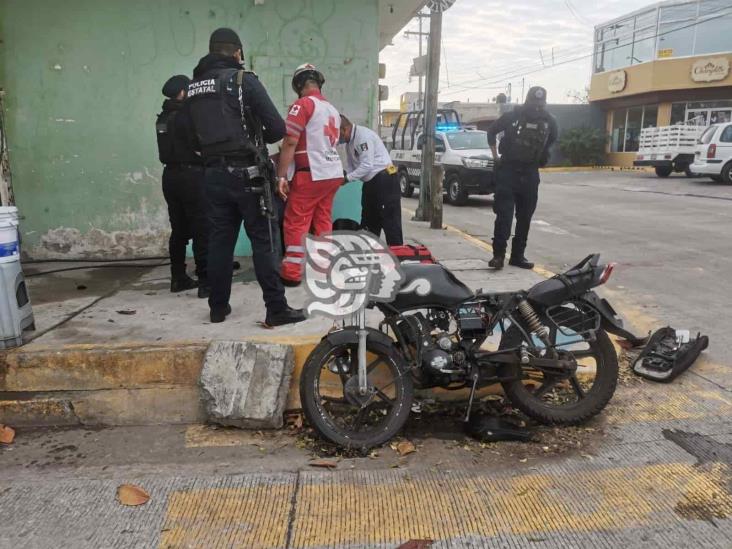 Motociclista resulta lesionado tras sufrir accidente