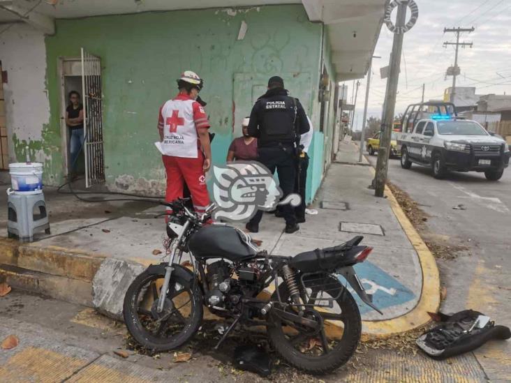 Motociclista resulta lesionado tras sufrir accidente