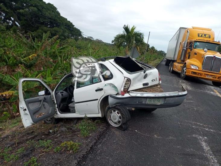 Fuerte choque en carretera de Nautla