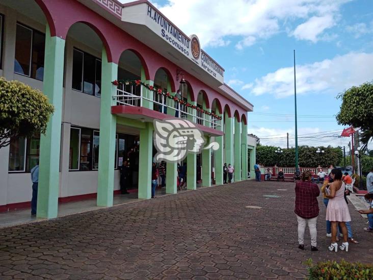 Sin recibir salarios empleados municipales en el sur