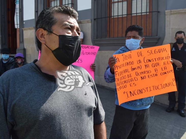 Exigen liberación de detenidos por ultrajes a la autoridad en Maltrata y Aquila