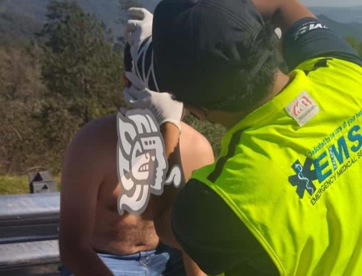Vuelca tráiler en libramiento de Xalapa; muere operador