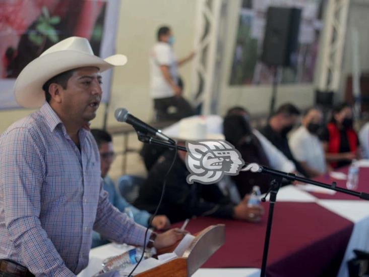 El gobernador quiere piso parejo para los ganaderos: Humberto Amador