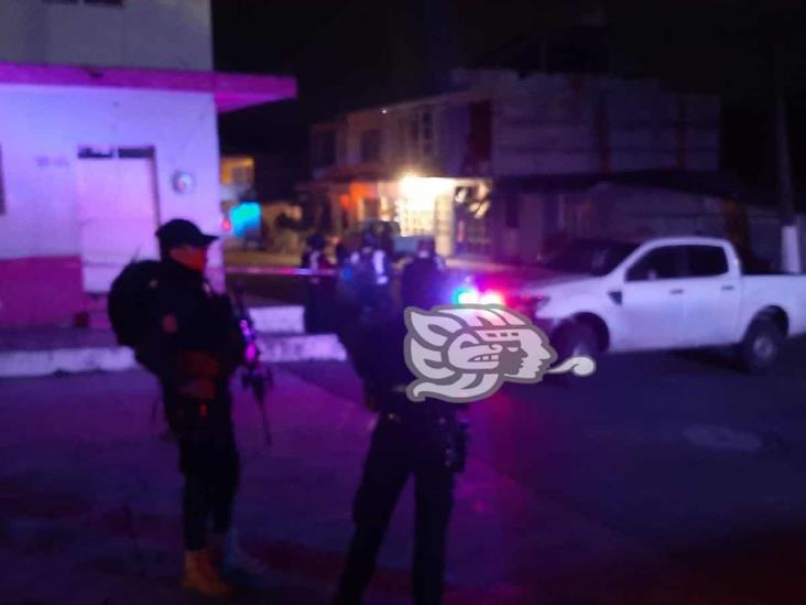 Sujetos disparan contra fachada de casa en Coatepec