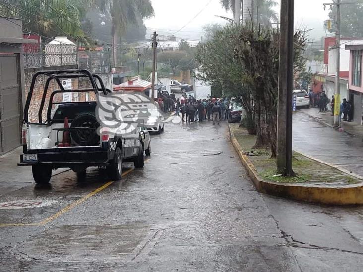 Aseguran camión de carga con migrantes en Córdoba