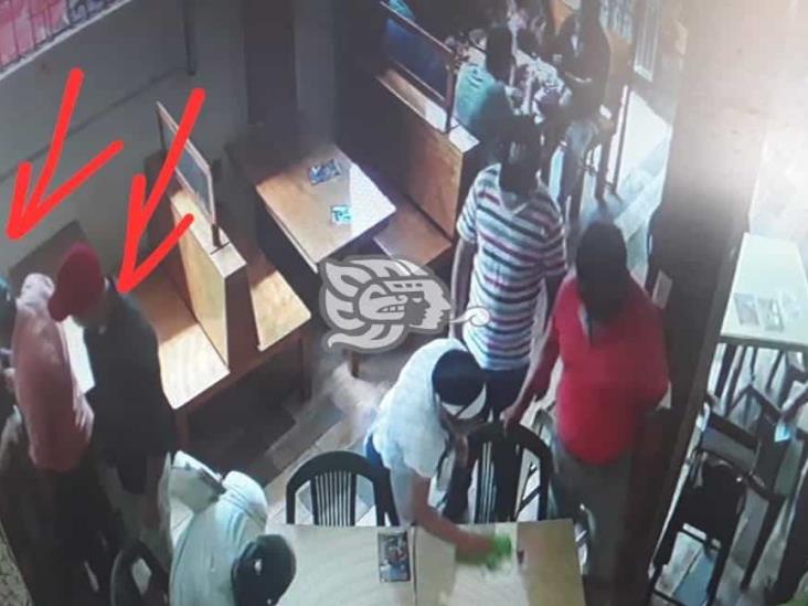 Asaltan a contadora en céntrico restaurante de Acayucan