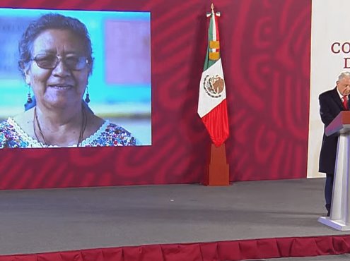 López Obrador lamenta el fallecimiento de la activista Carmen Santiago