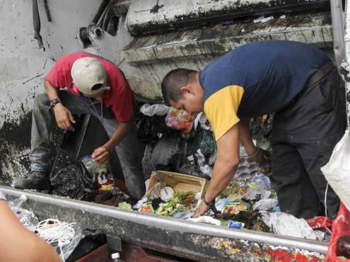 México desperdicia 42 mil kilos de alimentos por minuto: ONG