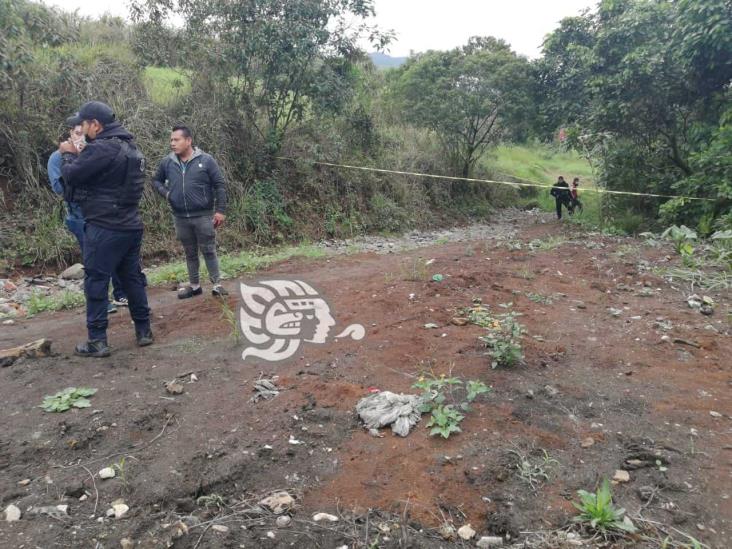 Aparece persona sin vida dentro de un arroyo en localidad de Cuichapa