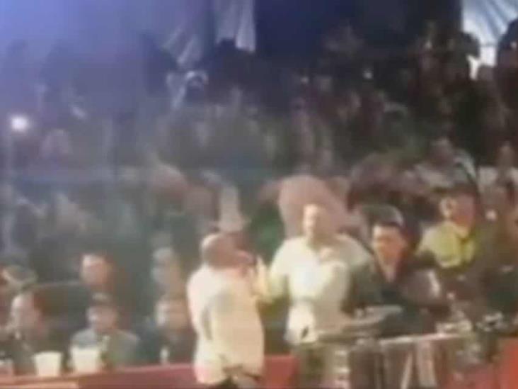 Lupillo Rivera saluda a narcos de Cárteles Unidos que asistieron a su concierto