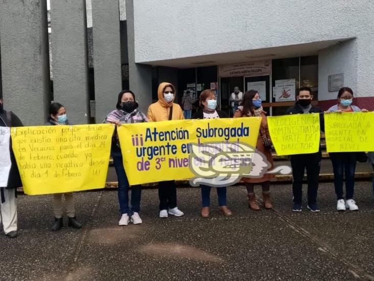 Protestan por mala atención a maestra de educación indígena por parte del ISSSTE