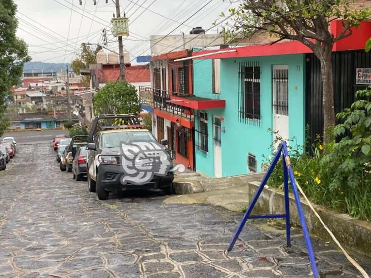 Xalapa: jardineras de calle Jalisco, ‘un baño público’ para elementos del IPAX