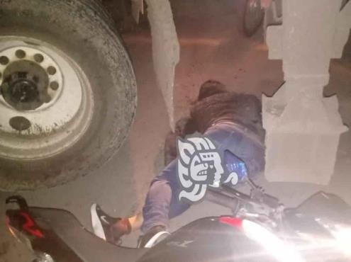 Identifican a motociclista muerto tras ser atropellado por tráiler en Amatlán