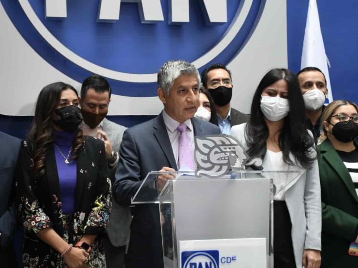 PAN se quiebra en Congreso de Veracruz; ignoran al líder estatal