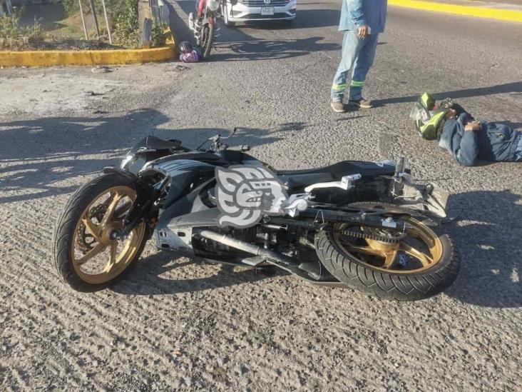 Joven pareja derrapa y resulta lesionada en Veracruz