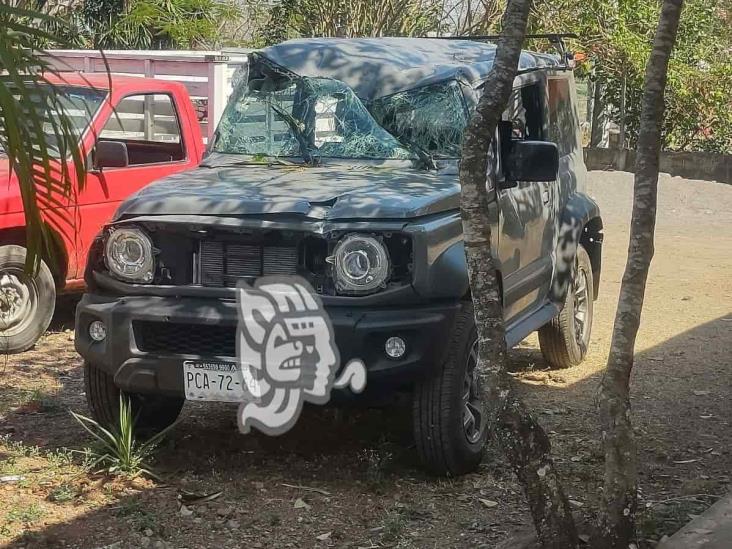 Vecino de Xalapa volcó su vehículo en la carretera Conejos-Totutla