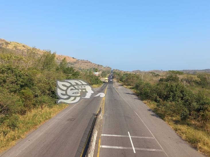 Carreteras llenas de hoyos mermarán llegada de turistas a cumbre Tajín: empresarios