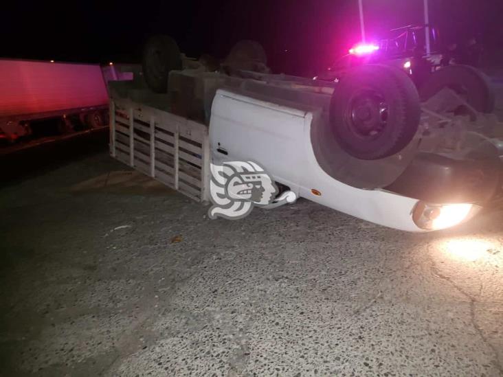 Vuelca camioneta en La Mancha 