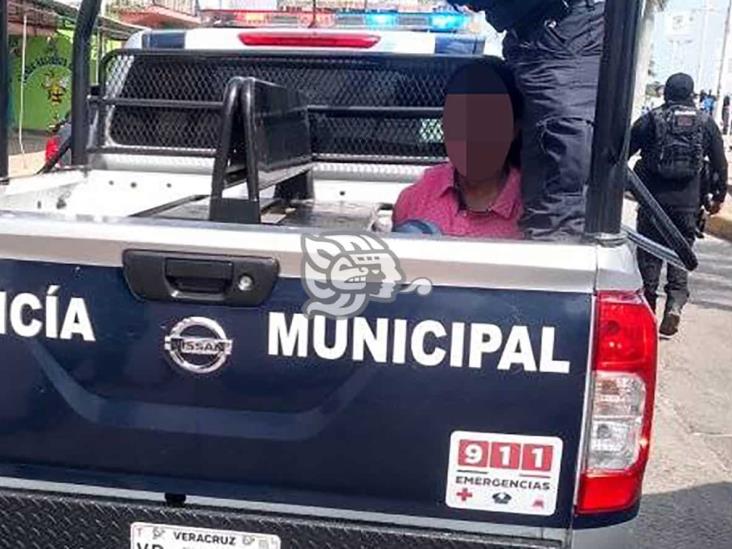 Detienen a presunto ‘cobrador de piso’ en el Centro de Minatitlán