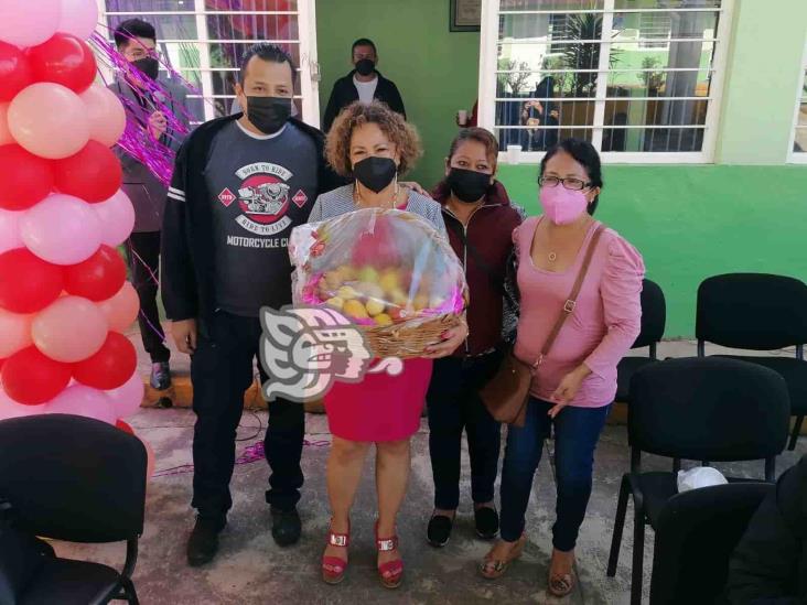 Tras 41 años de servicio, se jubila la profesora Maribel Cano en Orizaba