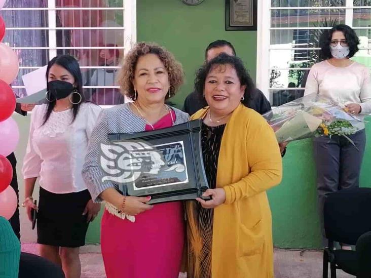 Tras 41 años de servicio, se jubila la profesora Maribel Cano en Orizaba