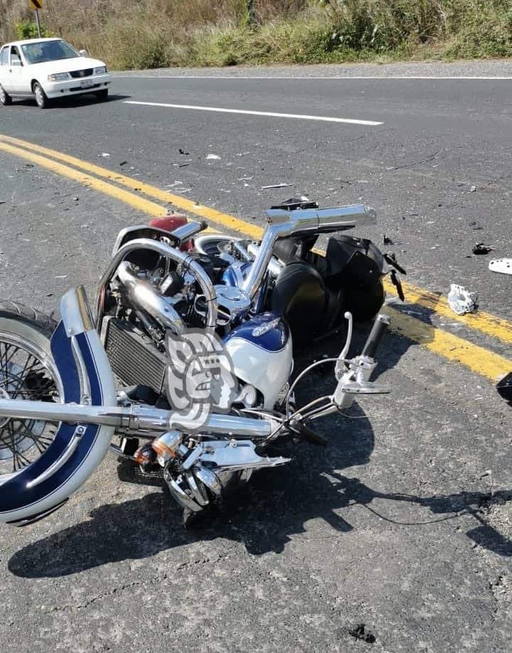 Motociclista choca contra automóvil en las curvas de Cerro Gordo