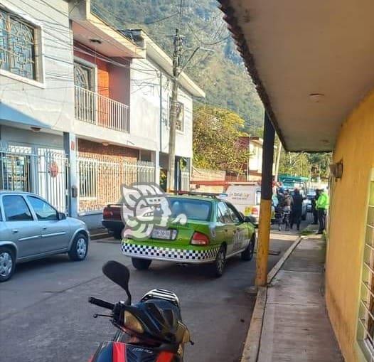 Conductor de camioneta chocó contra domicilio en Río Blanco