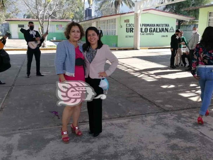 Tras 41 años de servicio, se jubila la profesora Maribel Cano en Orizaba