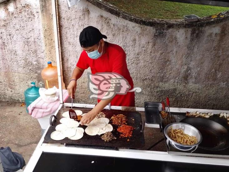 Adaptan medidas sanitarias a la venta de tacos ‘al estilo chilango’ 