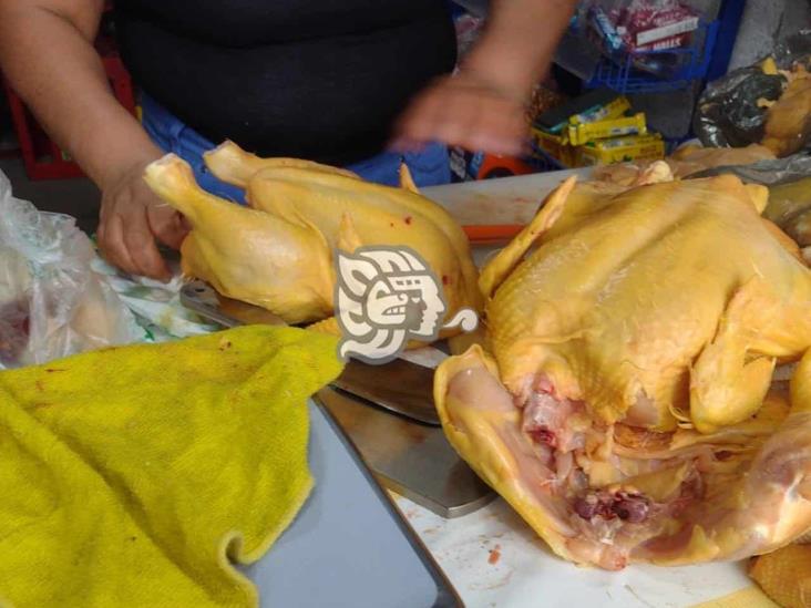 Hasta 56 pesos el kilo de pollo en Veracruz