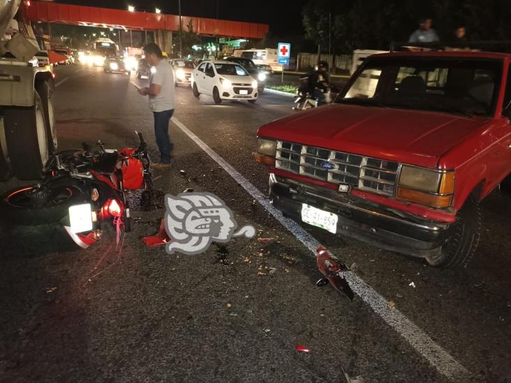 Dos heridos dejó choque entre moto y camioneta en bulevar Xalapa- Banderilla