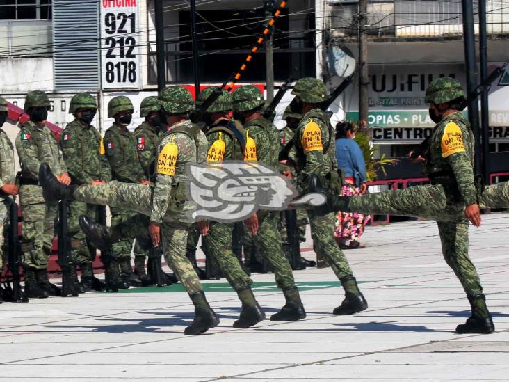 Alistan en Coatzacoalcos, ceremonia del Día de la Bandera 