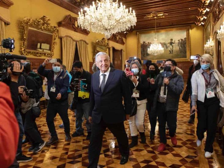 ¡Por primera vez! AMLO abre las puertas de Palacio Nacional a reporteros