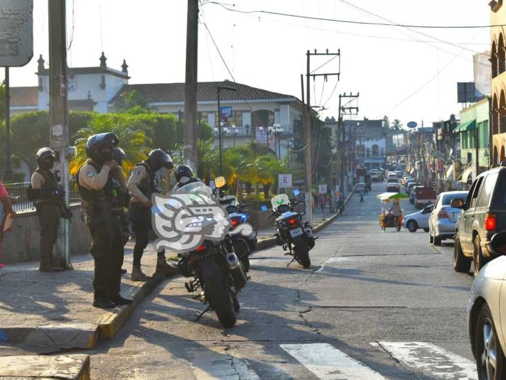Orientan a moto repartidores de Acayucan sobre reglas viales