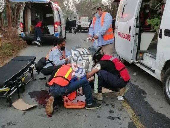 Choque entre dos motociclistas en carretera de Chinameca