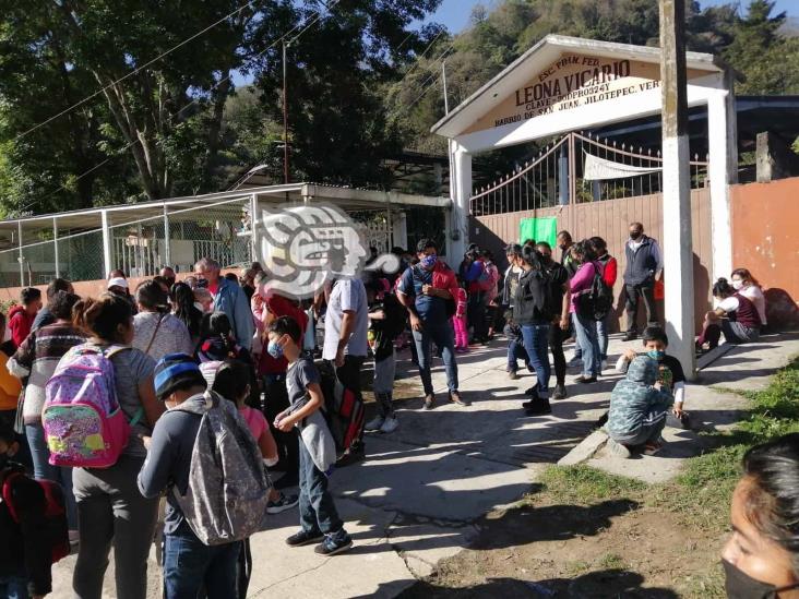 Sin maestro, les piden volver a clases presenciales en Jilotepec