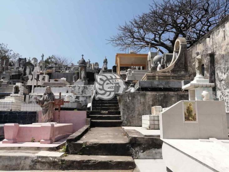 Blindarán cementerio particular de Veracruz por primer viernes de marzo