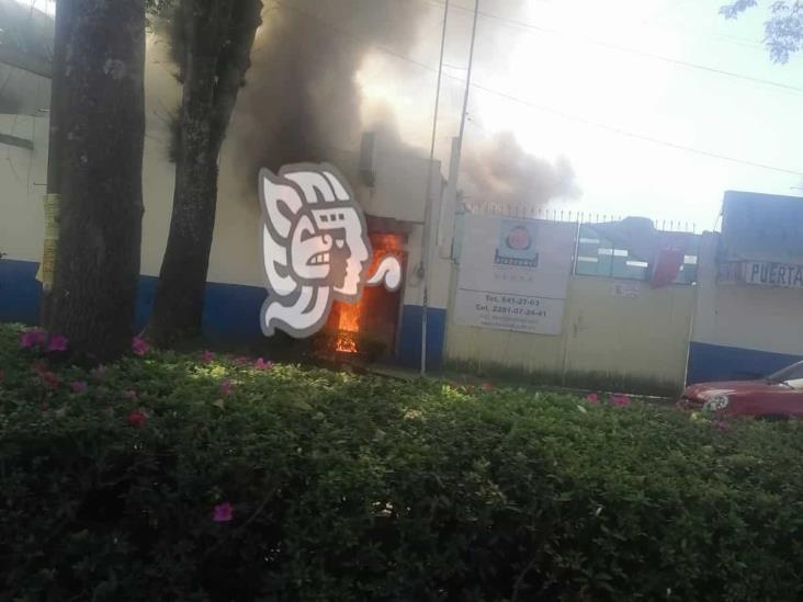 Se incendia ‘El Brujo’, conocido local de preparados en Xalapa