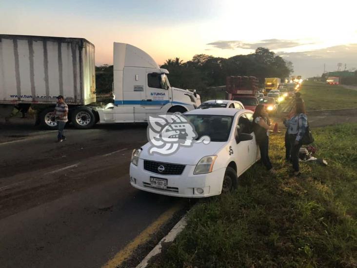 Profesores sufren accidente en tramo Sayula - Acayucan