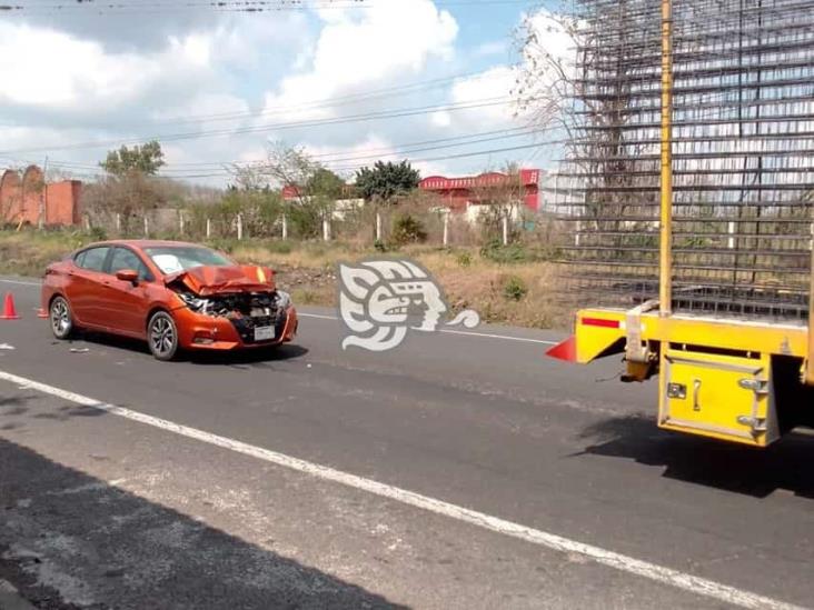 Chocan por alcance en carretera hacia Cerro Gordo