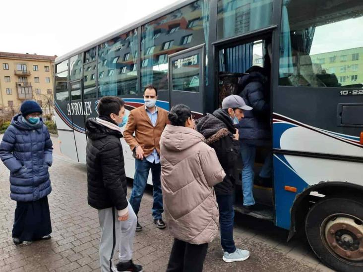 Sale autobús con mexicanos de Ivano-Frankivsk hacia Rumania