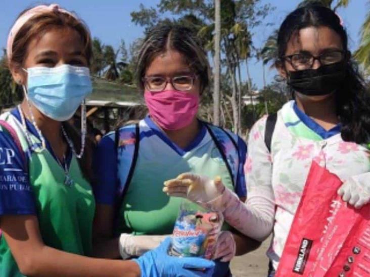 PET y colillas de cigarro, entre los contaminantes hallados en playas de Veracruz