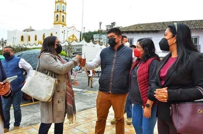 Llevan SEV y Fundación Telefónica Educación Digital a escuelas de Papantla