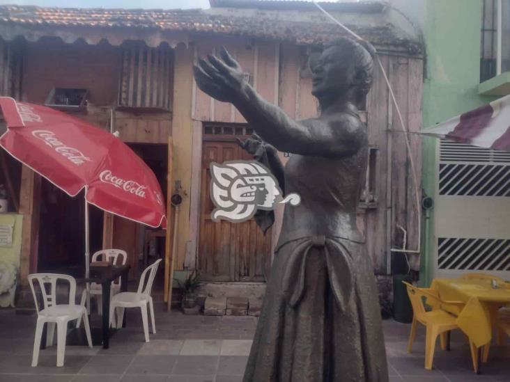 En deterioro barrio de La Huaca; tradición que se niega a morir