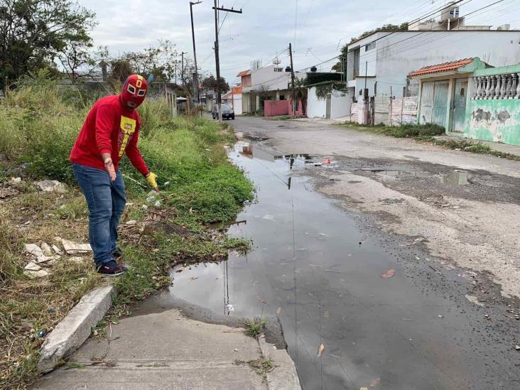 Destrozada calle de Francisco Villa y Las Razas en Veracruz