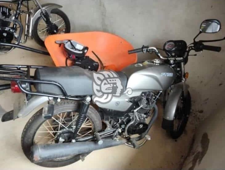 Roban motocicleta a emprendedora de Acayucan; piden ayuda para localizarla