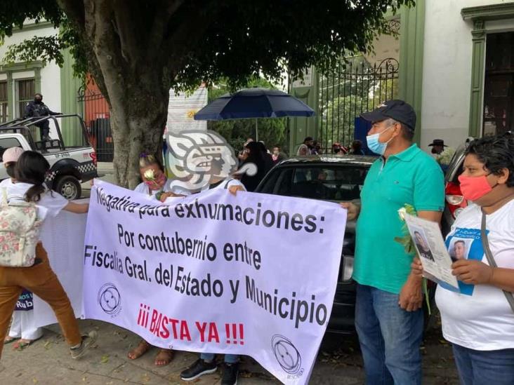 Piden colectivos permiso para intervenir fosas comunes en panteones de Veracruz