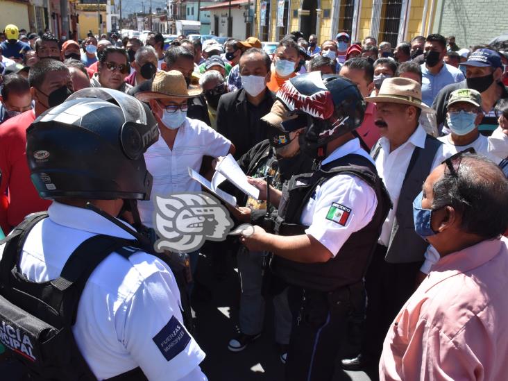 Marchan taxistas de Orizaba; exigen municipalizar Tránsito